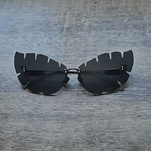 HAZE New York Palm Black Designer Sunglasses With Case